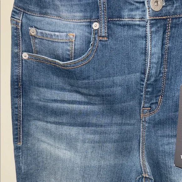 TORRID Women's Jeans Size 12 T Sky
High Skinny Heartthrob NWT - Picture 4 of 10